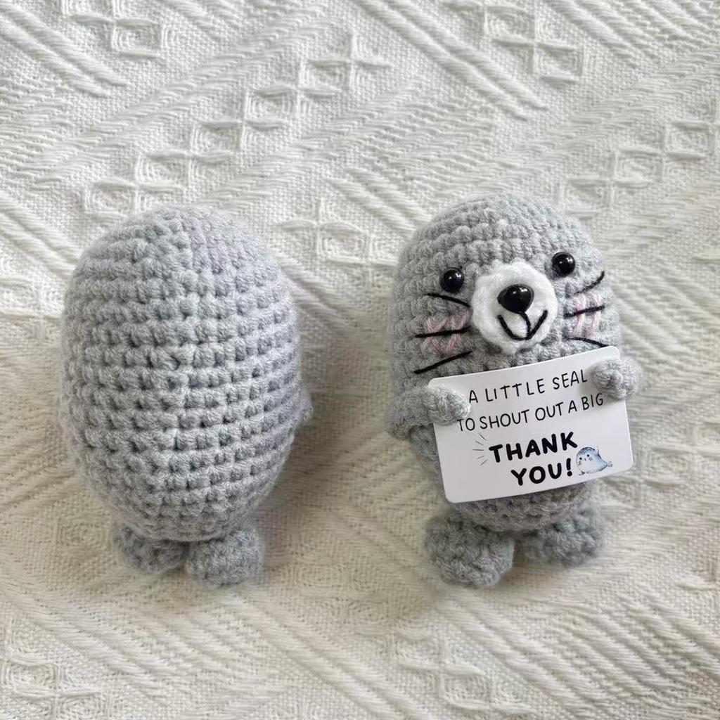 Funny Positive Crochet Seal Desktop Ornament Handmade Emotional Support Positive Seal Doll with Card Home Christmas Decoration
