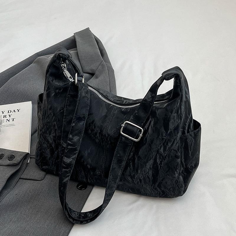 

Large capacity bag women s 2024 new high-end texture niche summer versatile single shoulder messenger bag women s dumpling bag