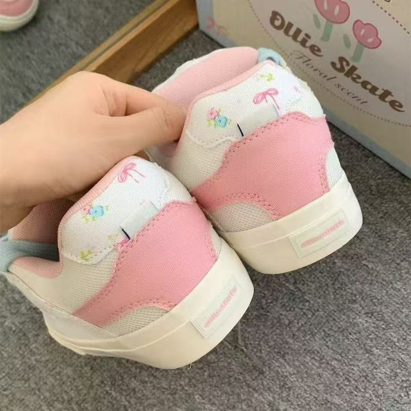 Campus style niche design donut bread shoes rice noodles contrast color spell BAKE retro skateboard shoes