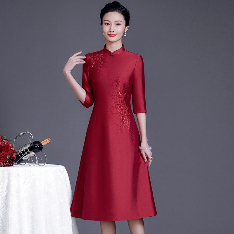 2024 New Style Spring Cheongsam Dress for Middle-aged and Elderly Women - Fashionable Chinese Style Wedding Banquet Outfit