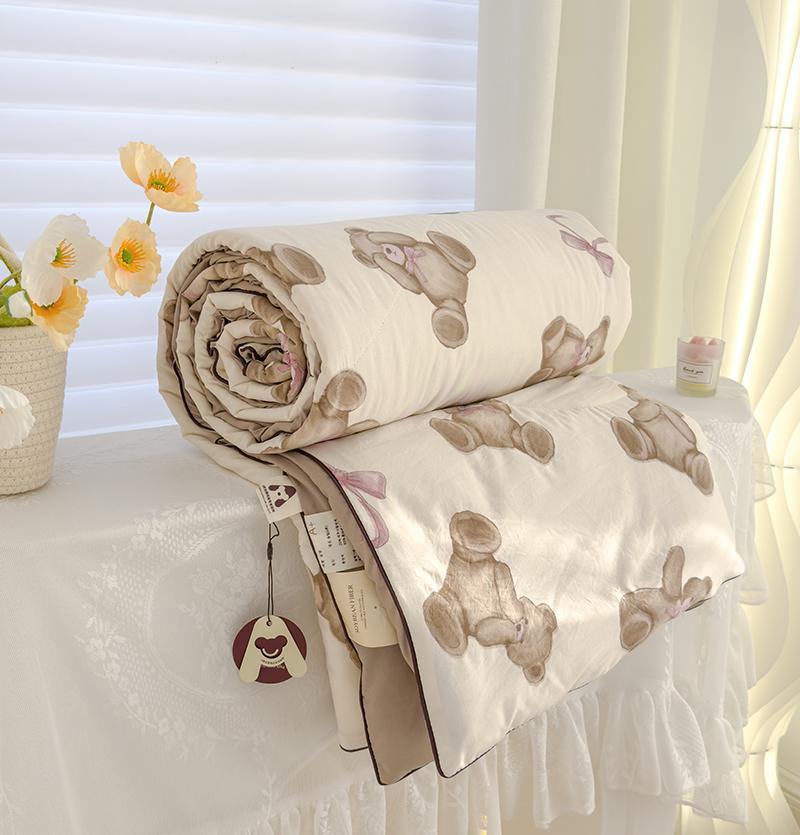 Queen Size Washed Double Gauze Summer Quilt Lightweight Comforter Soft Breathable Soya Fibre Filling Blanket for Spring