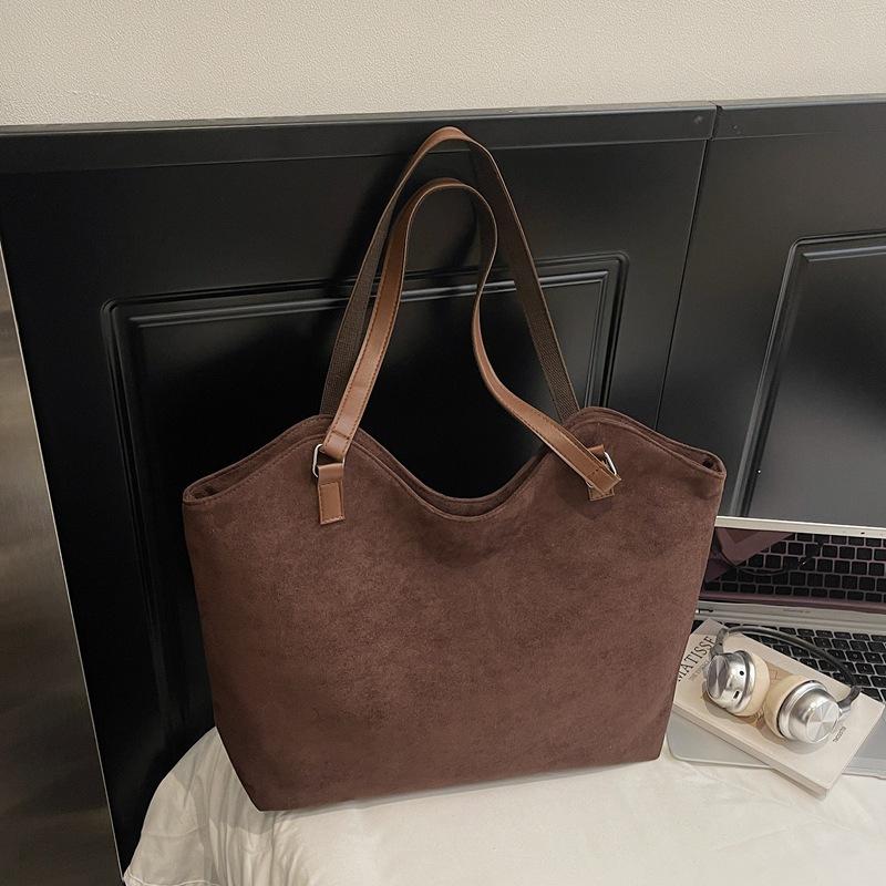 

Stylish Suede Top Handle Bag Women Vintage Large Tote Shoulder Bag for Work Commute and Daily Use Texture Simple Storage Bags темно-коричневого кольору