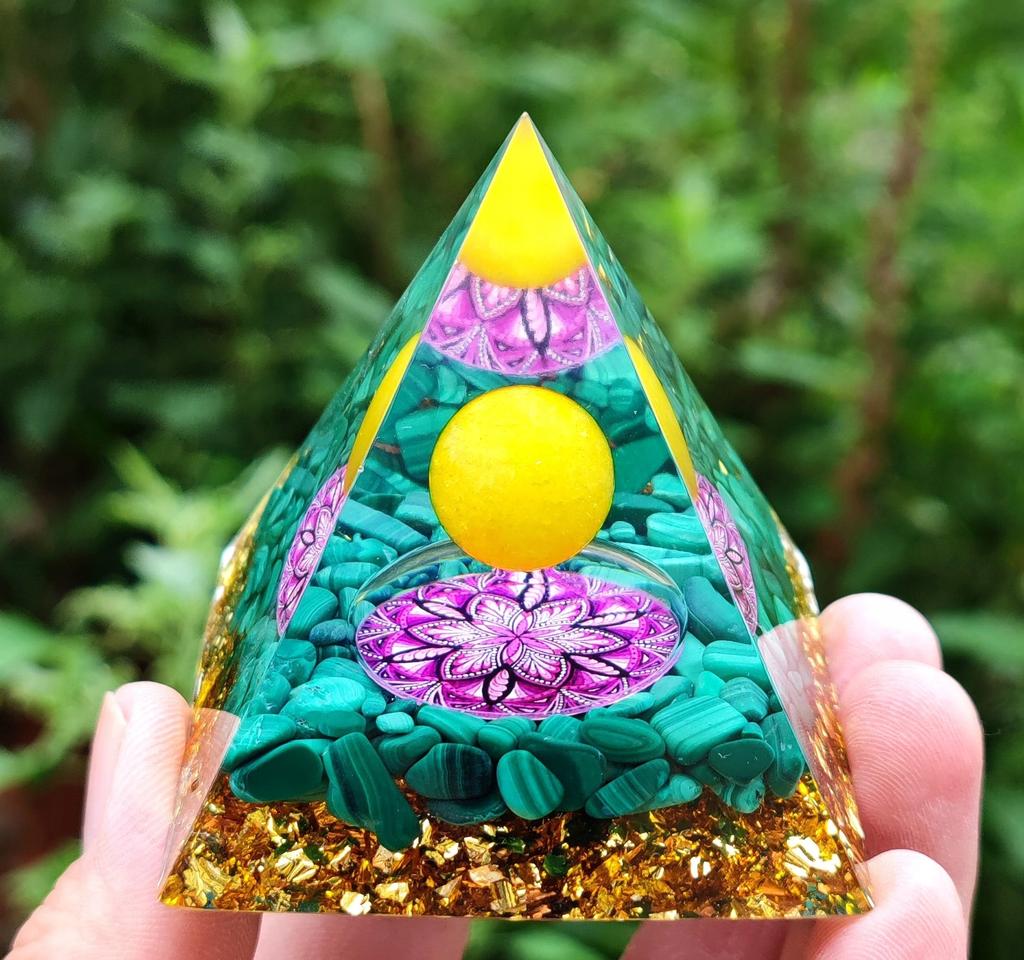 Pyramid Orgonite + Led Lamp Base 5Cm Crystal Stones Amulet 5Cm Hx15