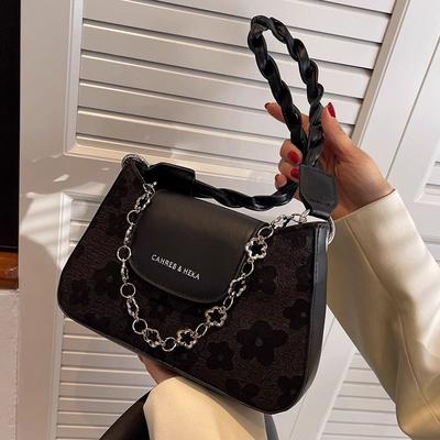 Autumn and Winter High-end Small Bag Women's New 2025 Autumn and Winter Light Luxury Black Messenger Bag French Women's Messenger Bag