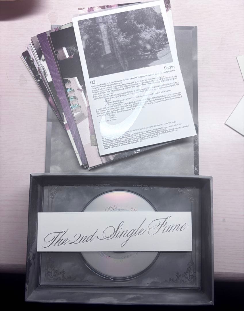 

[USED] RIIZE Fame album chamber ver. opened