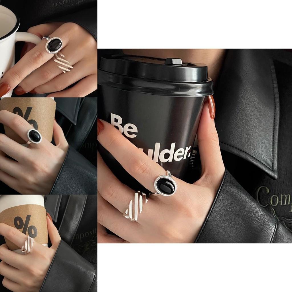 Distinctive Black Agate Adjustable Ring For Women Featuring Trendy Geometric Elements And Fashionable Style