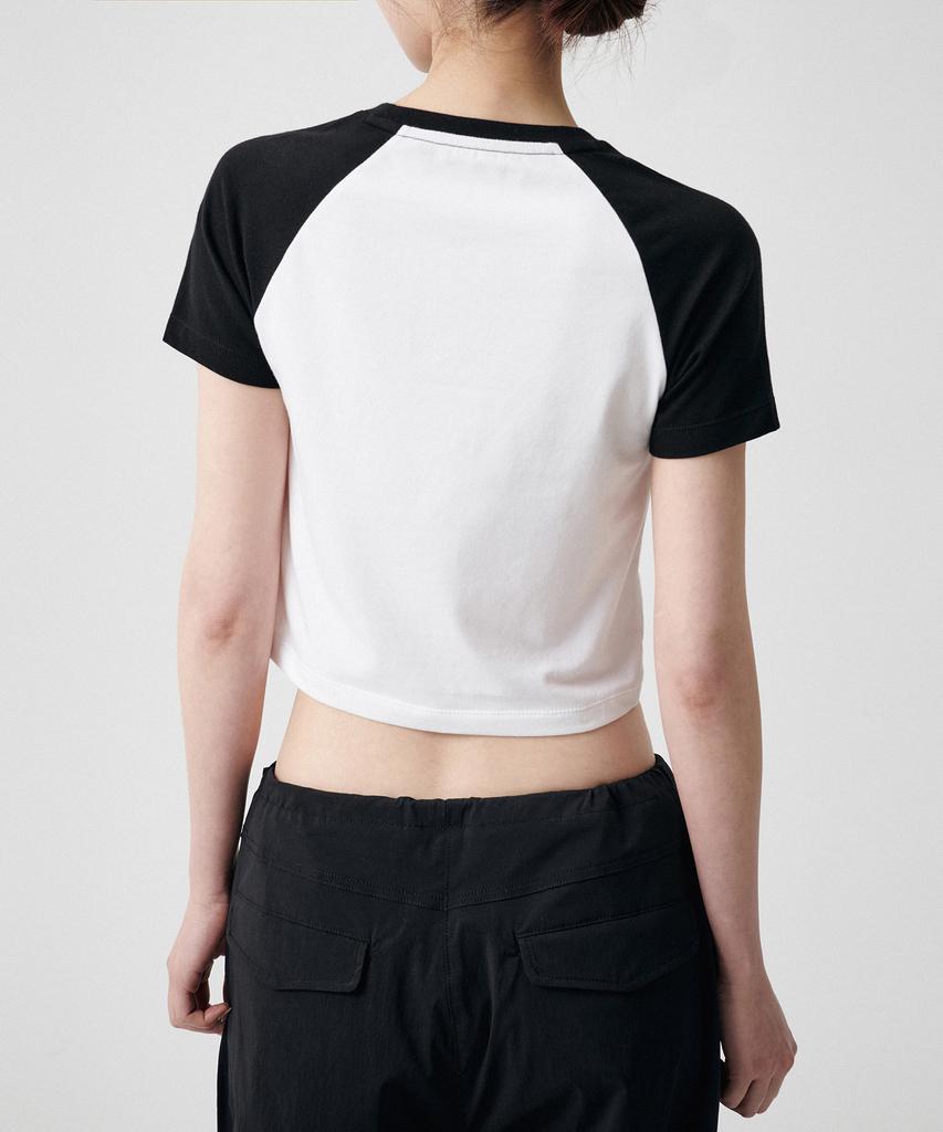 MUSINSA STANDARD WOMAN Women'S Slim Crop Raglan T-Shirt [White/Black]