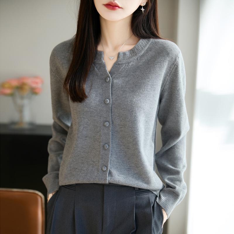 2026 Autumn Women's Button-Up Round Neck Knit Cardigan Sweater