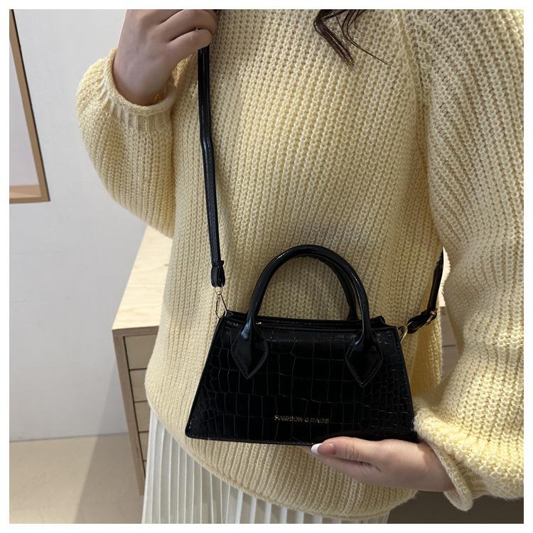 Chic Faux Leather Handbag for Women Minimalist Simple Style Shoulder Crossbody Bag