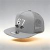 1/2 STKS Platte Rand Mesh Trucker Cap, Ademend, 67 Nummer Hand Gebaar Print, Retro Hip Hop Streetwear voor Mannen Vrouwen