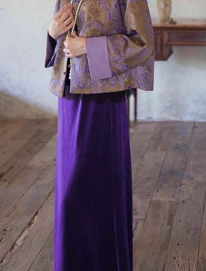 Elegant Fishtail Skirt: Velvet, Warm, Age-Reducing, Versatile