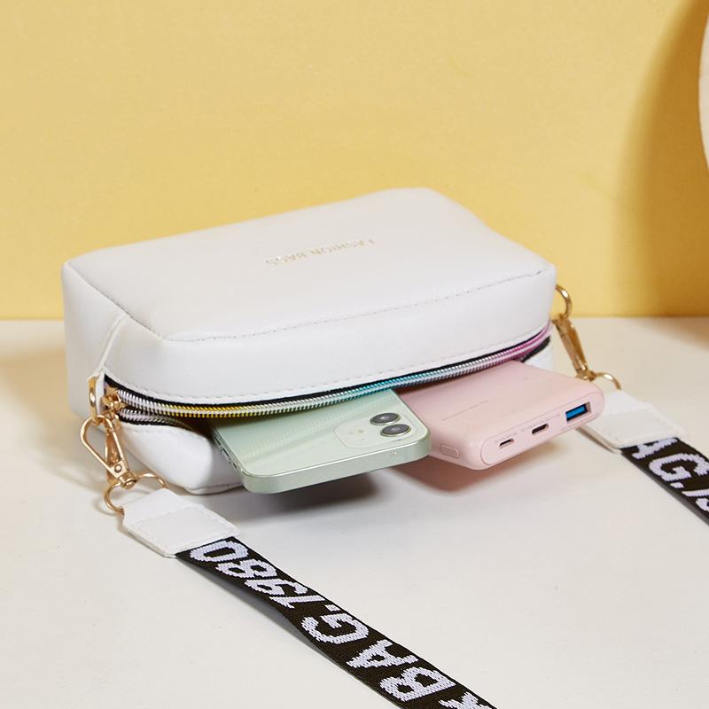 Women Handbag and Purse Simple Designer Fashion Casual Messenger Bag Wide Strap Shoulder Bag Female Small Phone Crossbody Bag