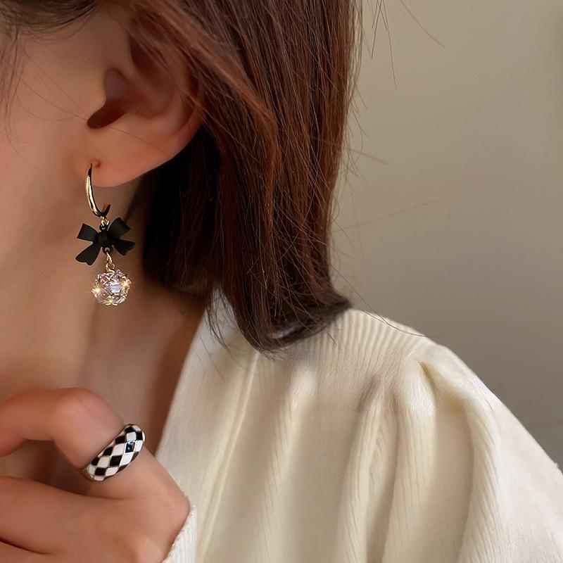 C-shaped Black Bowknot Zircon Earrings for Women Personalized Temperament Zircon  High-end Sense Female Earrings