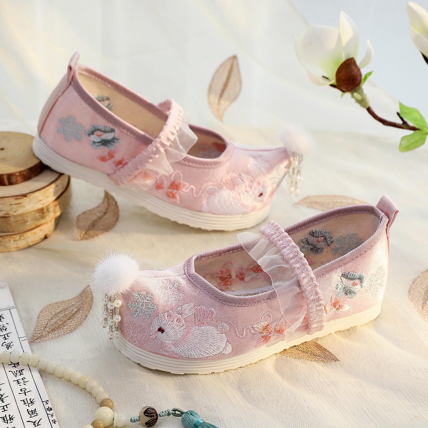 

[Snow Rabbit] 2024 New Girls Hanfu Shoes Ancient Embroidered Shoes Princess Performance Flat Children s Shoes Performance Shoes 34（215） білий