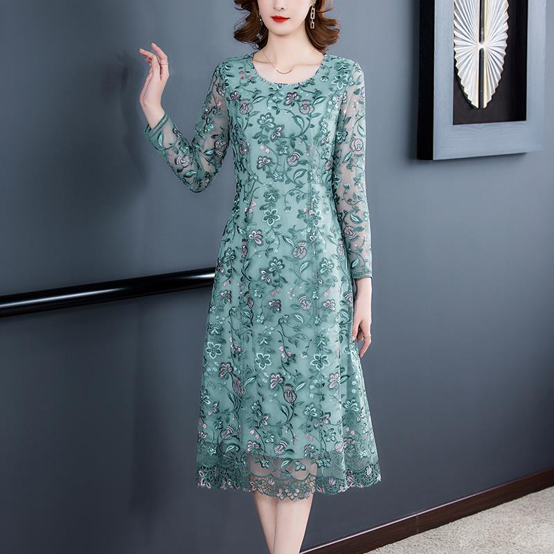 

Осень 2025 г.: Элегантное кружевное платье с вышивкой и круглым вырезом XL светло-синий