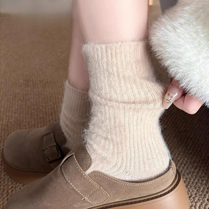Modische Koreanische Kaschmir Winter Warme Samt Socken Thermisch Verdickt Mittlere Röhre Socken Für Frauen Mädchen Gestrickt Flauschig Maillard Socken