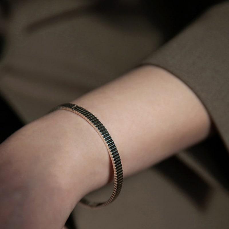 

ma.mo ridged bangle bracelet sterling silver 925