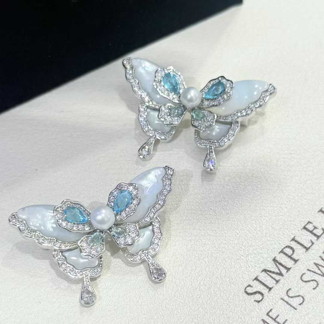 Double Layer Blue Butterfly Luxury Engagement Brooch with Natural Aurora Shell 4-5mm Round Freshwater Pearl
