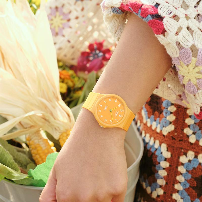 Casio Life Waterproof Quartz Movement Resin Strap Watch Unisex Watches Orange MQ-24B-9BJF