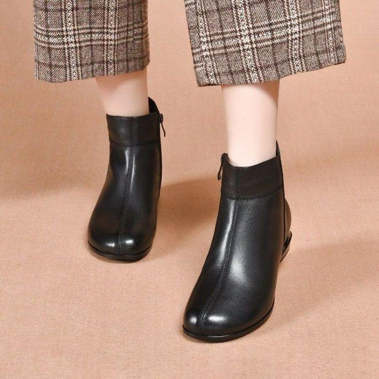 Flat-bottomed fashion short boots women's 2025 new autumn single boots round-headed soft leather bare boots winter mother soft-soled Martin boots