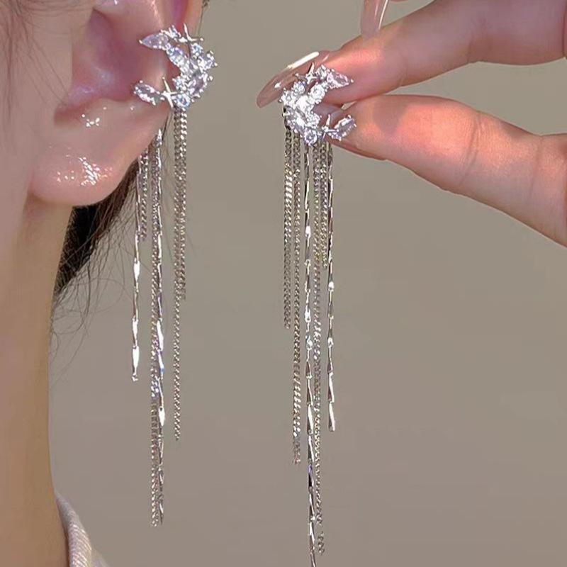 Moon, star, zircon, fringed ear hanging, ear clips, women s super flash, no ear piercings, earrings, niche high-end ear bone clips, earrings.
