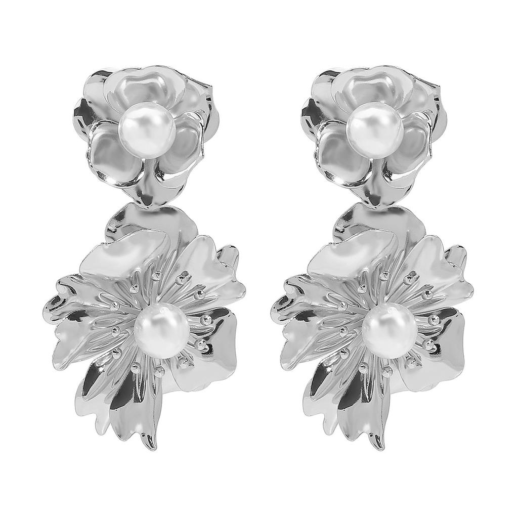Women European American Fashion Pearl 3D Flower Earrings Retro Luxury Temperament Stud Earrings For Women