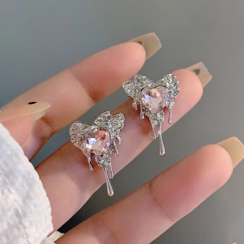 Wind fashion versatile stud earrings women's hot-selling high-end temperament trendy earrings street stall night market explosion