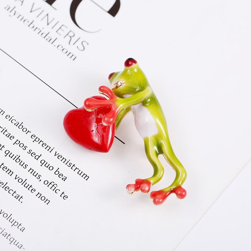 Creative Enamel Female Suit Frog Animal Pin Brooch Fashion Woman School Bag Brooches Accessories