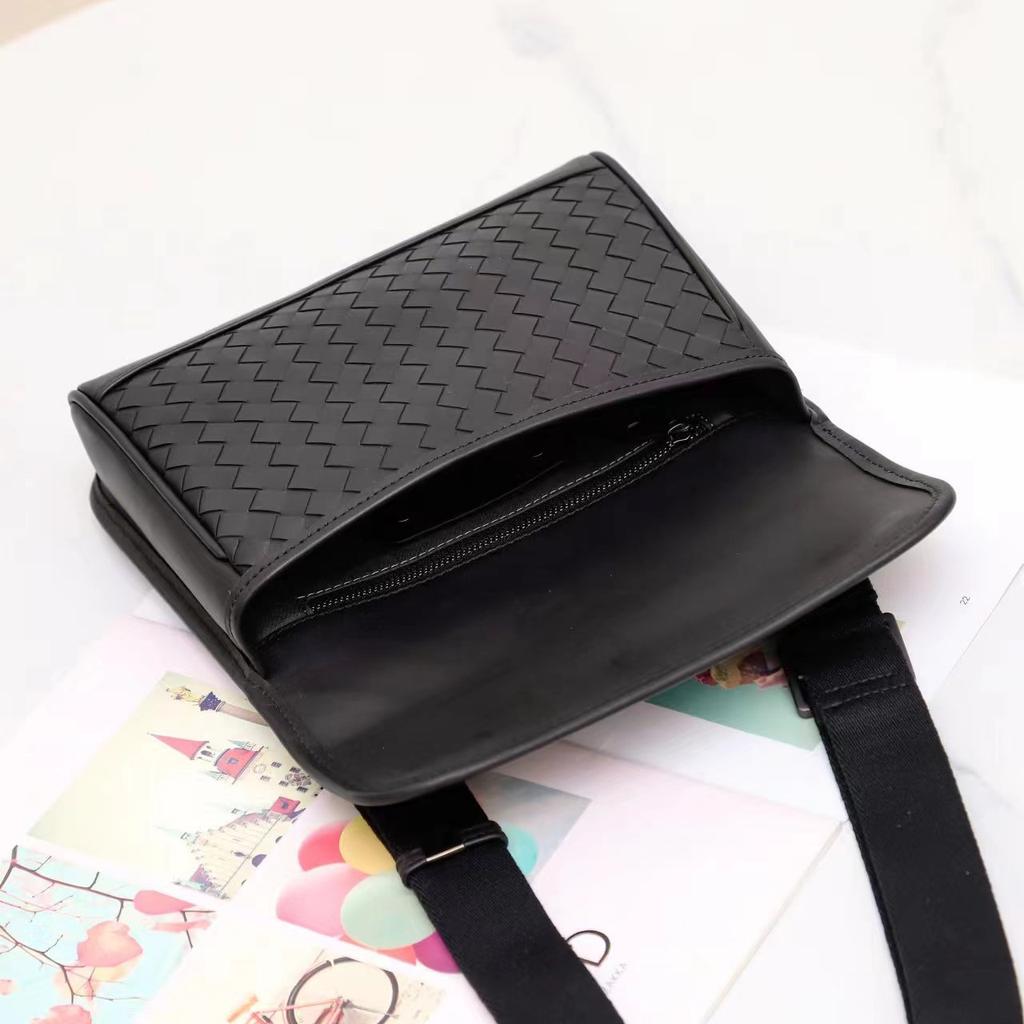 Breast Bag Crossbody Bag Premium Leather Woven Fashion Multi-functional Small Satchel Magnetic Buckle Small Backpack