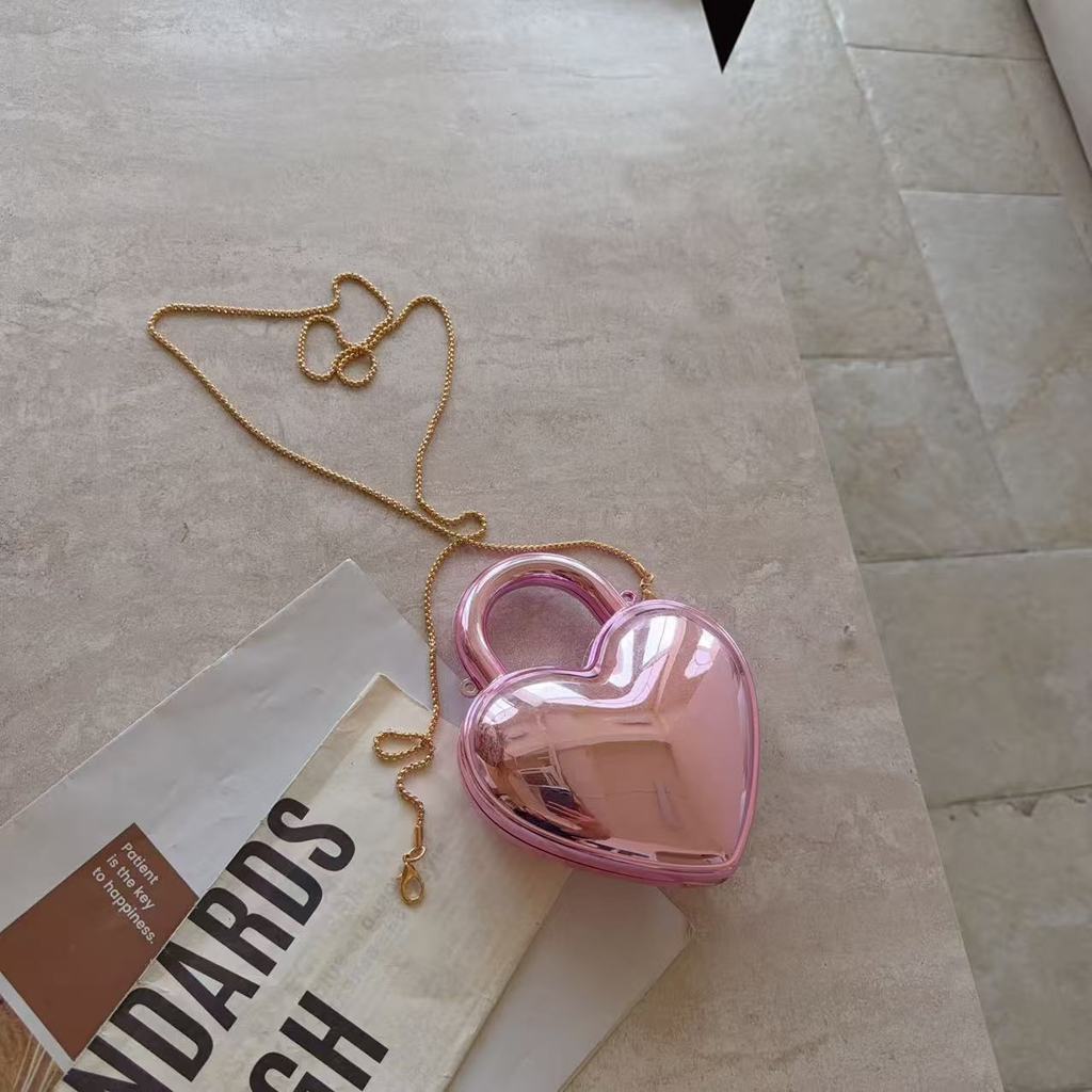 Acrylic Heart Shape Womens Chain Shoulder Bag With Magnetic Closure For Daily Use