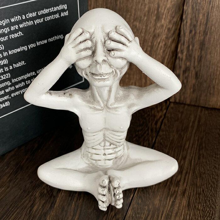 Alien figurines interior decoration. I dont want see that say it hear it. Set three.