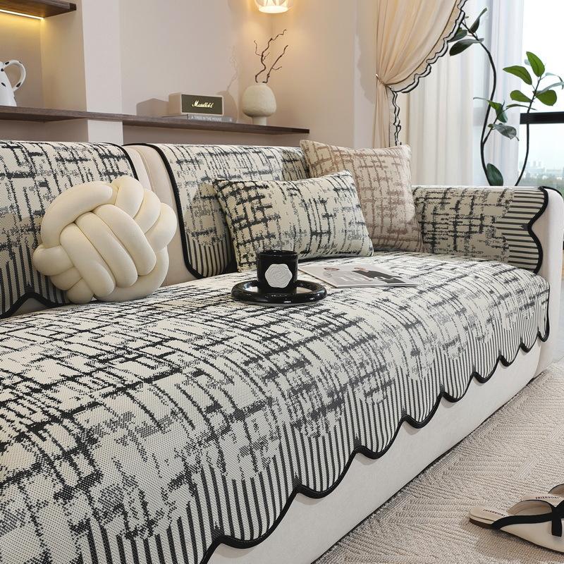

Summer Ice Silk Sofa Cushion Cool Sofa Cover Cover New Straight Row Leather Sofa Mat Seat Cushion 70*70cm