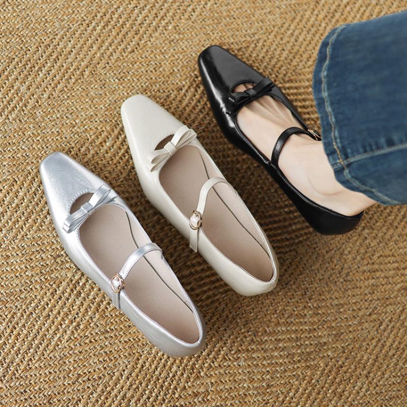 New women's casual wedge shoes, light mouth low top large size soft sole, low heel pointed head, black women's single shoes for all seasons