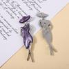 Shell Brooch With Alloy Material For Unisex Fashion Accessory