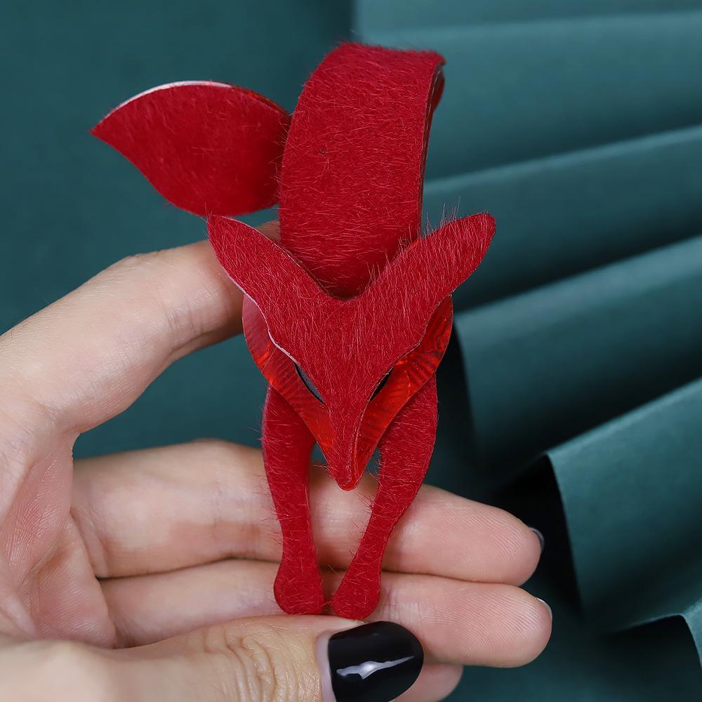Cross-Border Handmade Acrylic Fox Brooch - Fashionable Cartoon Pin for Clothing and Bags