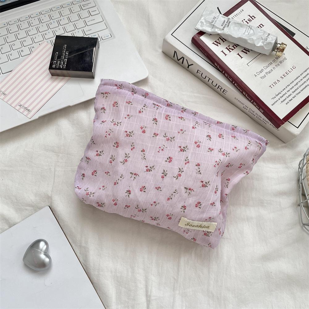 Fashion Floral Cosmetic Bag Women Makeup Pouch Makeup Organizer Travel Wash Bag Canvas Clutch Bag Travel Organizer Bags
