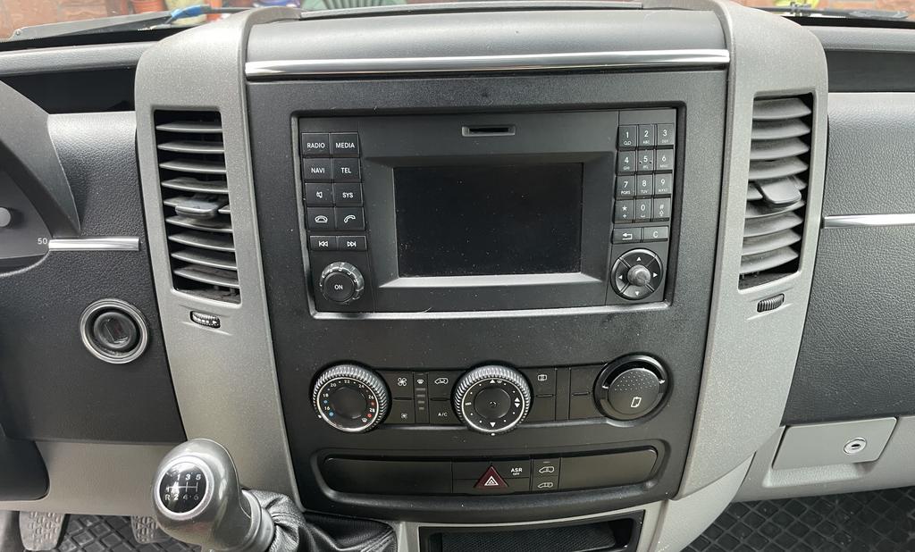 Mercedes Sprinter W906 Chromowane Listwy Kokpit Wnętrze