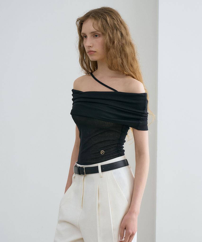 RENEJ Off Shoulder Wappen Sleeve