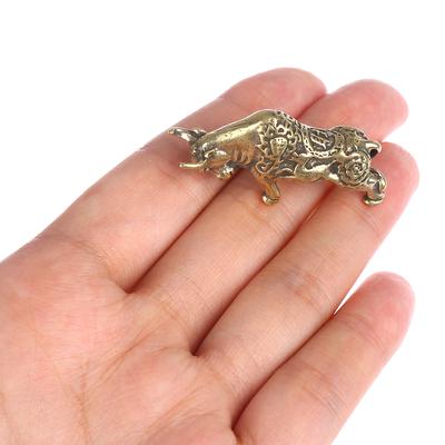 1 ks Mini přenosný vintage mosazný býk Klíčenka Ozdoba Soška Ozdoba Dárek
