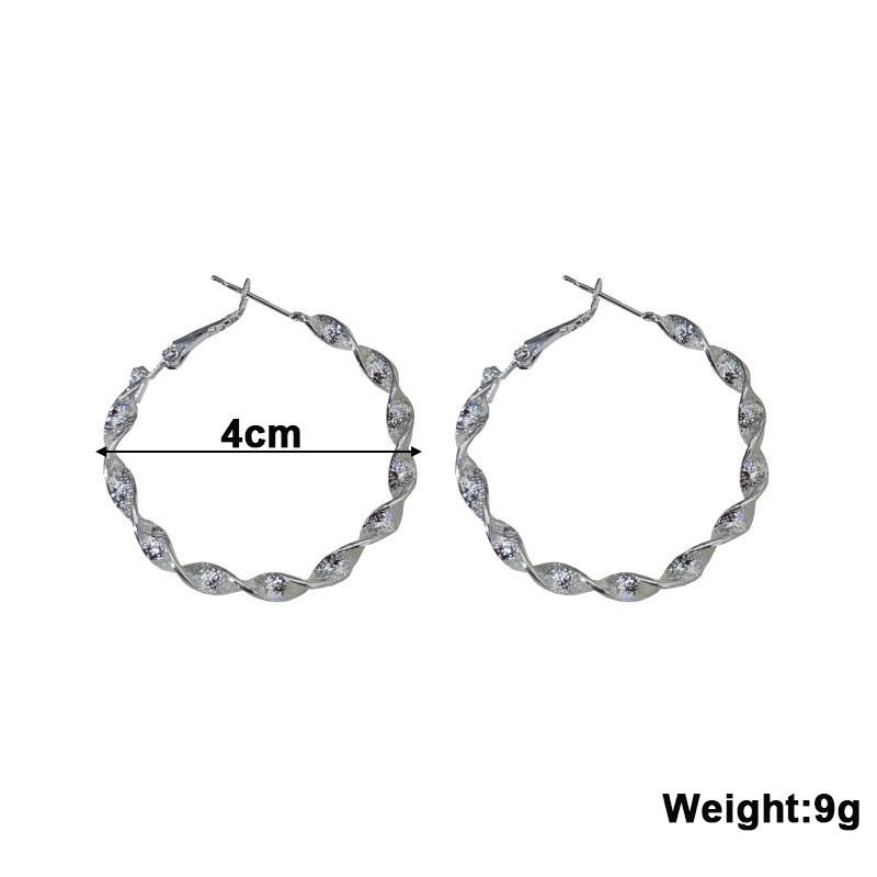 New Exaggerated Twisted Women's Hoop Earrings Gold Uneven Metal Loop Earrings Punk Personality Fashion Ear Jewelry