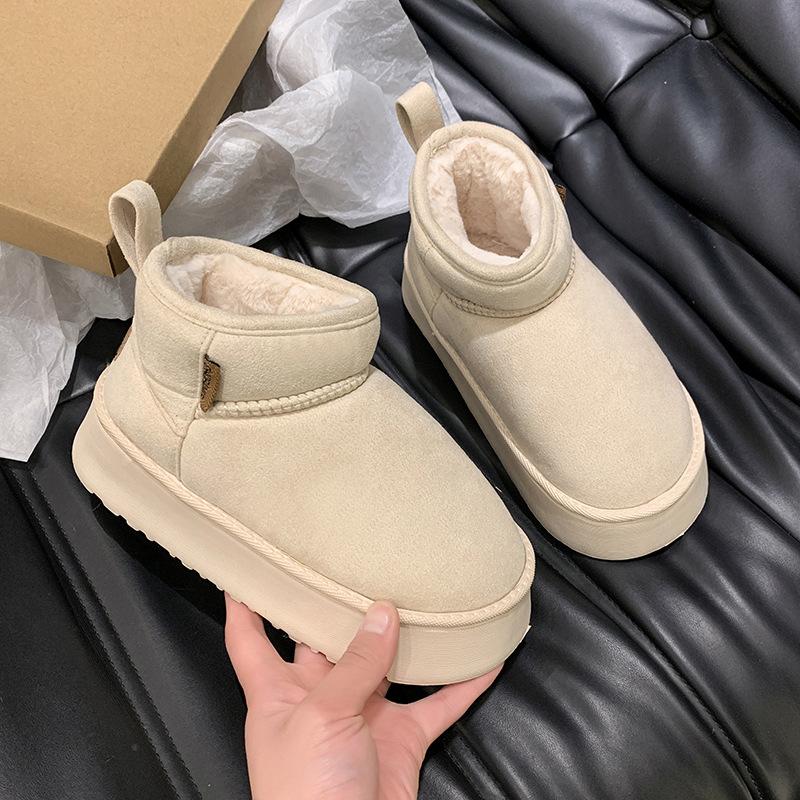 White Platform Snow Boots Women's Winter 2025 New Piled Thickened Short Tube Fluffy Short Cotton Boots Bread Shoes