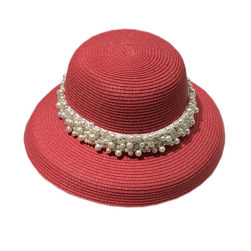 Chapeau de soleil rétro Hepburn pour femmes à large bord en paille perlée avec visière noire protégeant le visage pour voyage d'été à la plage