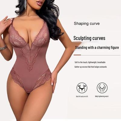 Hochwertige Damen Shapewear in Übergröße: Sexy Bodyforming-Bodysuit mit Bauchkontrolle und Hüftlift.