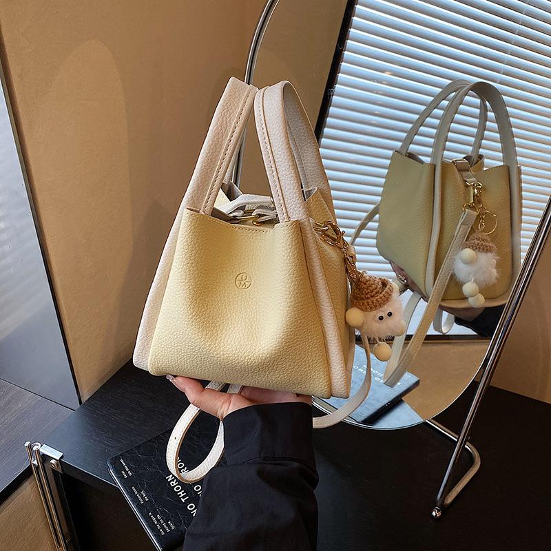 Summer Popular Small Bag Women's New Fashion Versatile Messenger Bag Exquisite Portable Bucket Bag