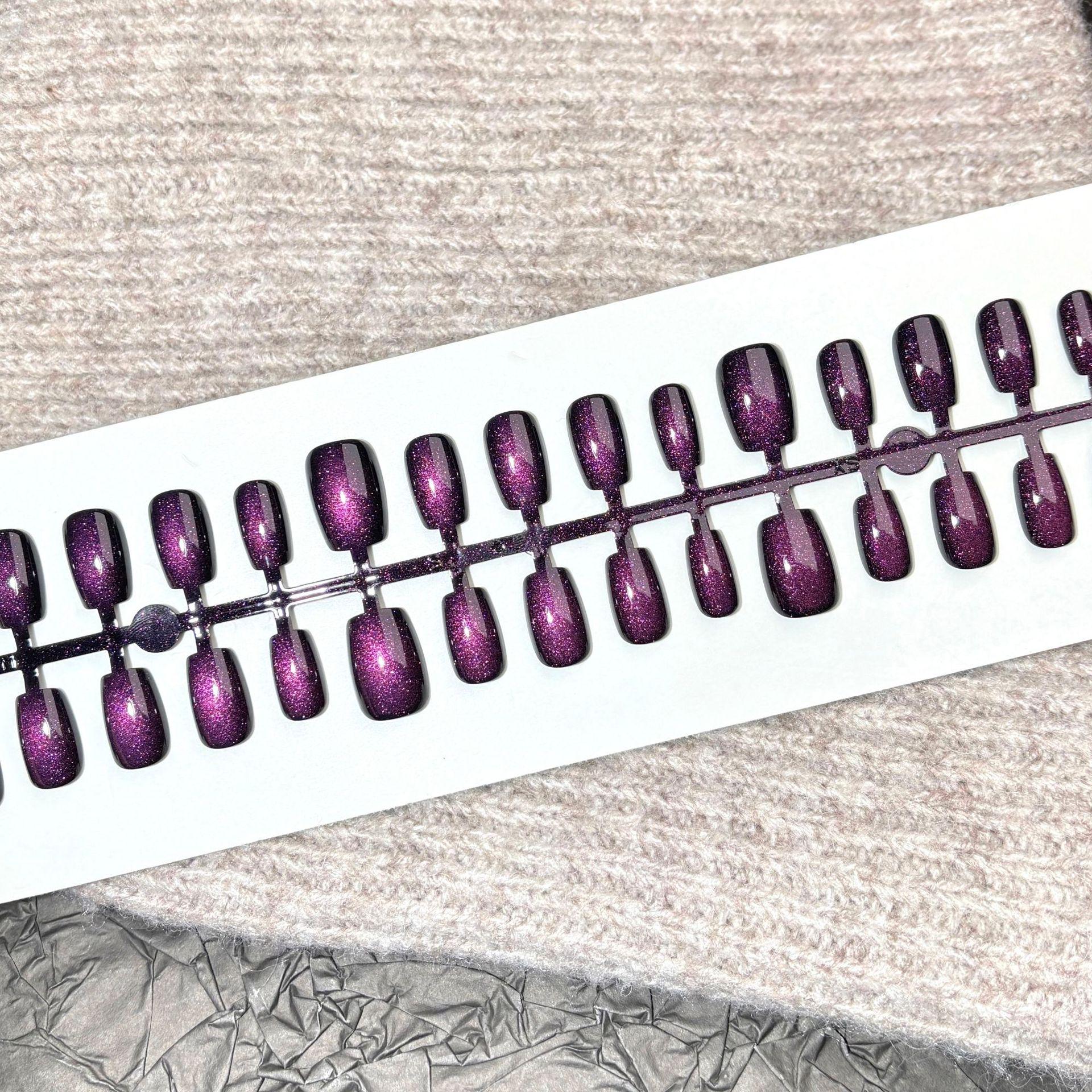 

Черная основа Фиолетовый кошачий глаз Ловящие свет Накладные ногти: Короткий, Милый, Крутой, Продвинутый Носимый Нейл-арт