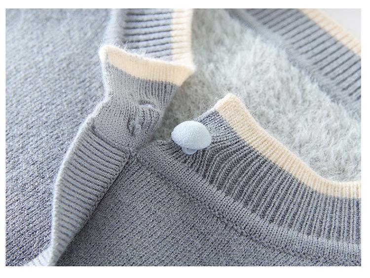 Mom's Velvet-Lined Knitwear: Warm Top for Middle-Aged & Elderly Women