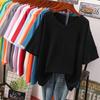 T-shirt da donna a tinta unita con scollo a V, manica corta larga
