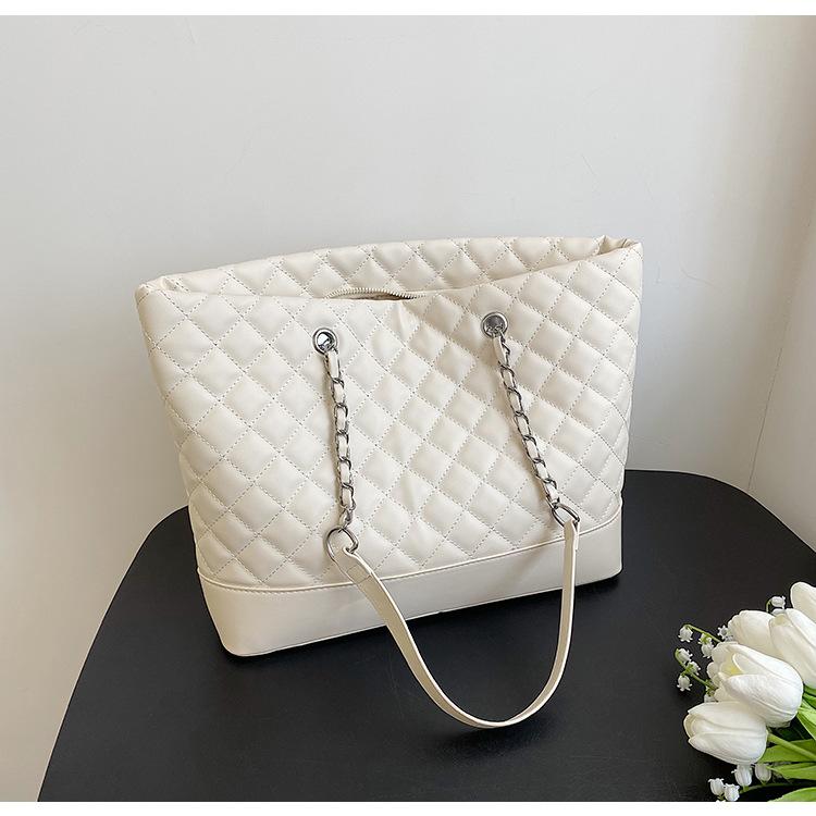 Korean Version Large Capacity Bag for Women's Spring and Summer New Fashion Diamond Grid Chain Shoulder Bag, Simple Commuting Tote Bag