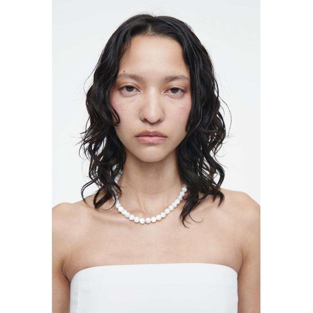 

COS Japan колье из ракушек из бисера white/NOSIZE