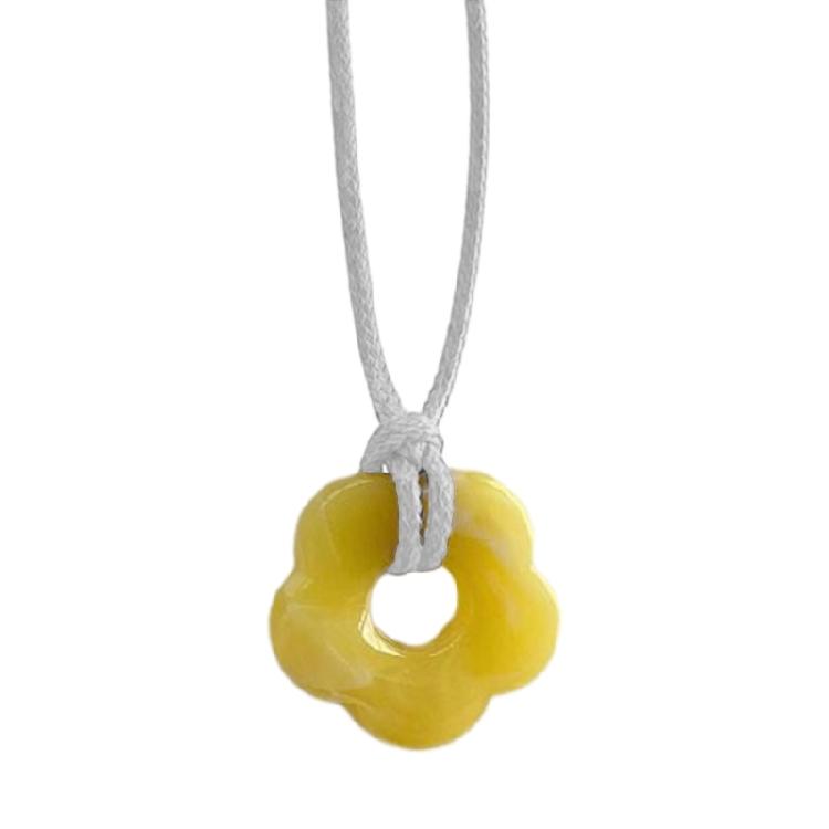 Acrylic Material Flower Neck Jewelry Pendant Choker Suitable for Any Occasion